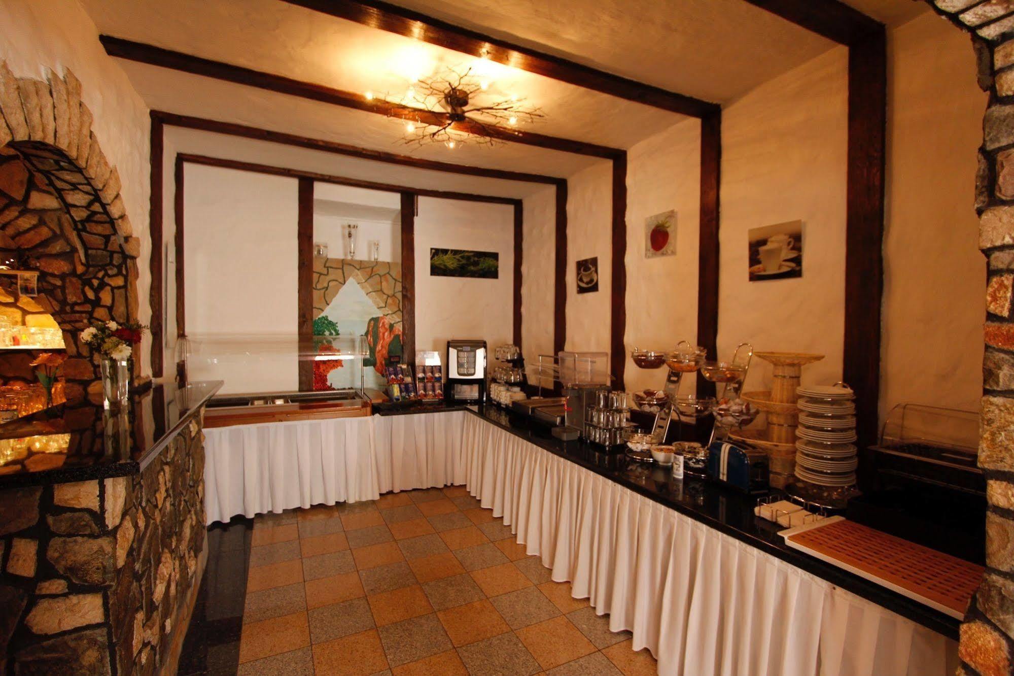 Hotel Rhein-Mosel-View Urbar  المظهر الخارجي الصورة