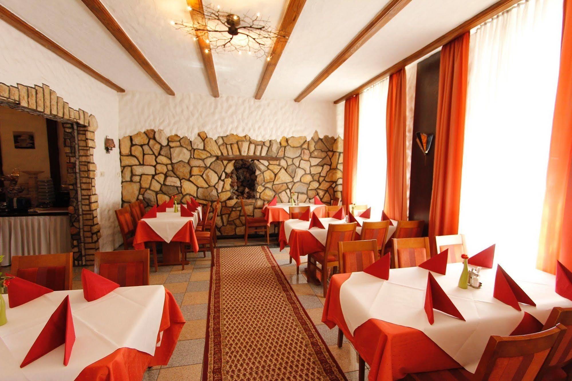 Hotel Rhein-Mosel-View Urbar  المظهر الخارجي الصورة